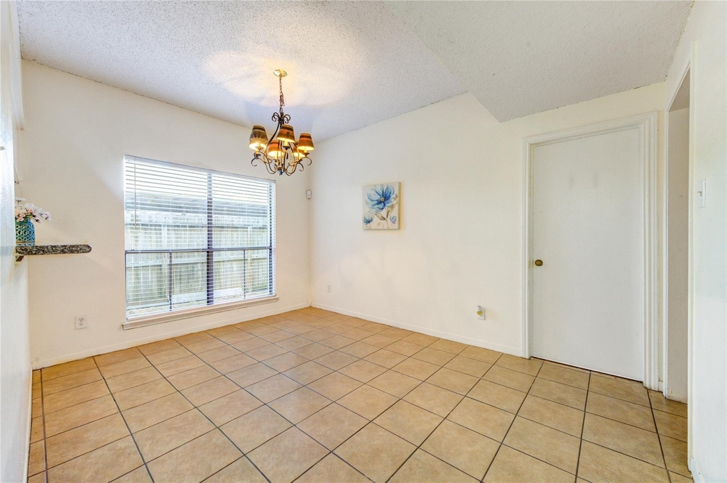 3741 Thistlemont Drive - Photo 9