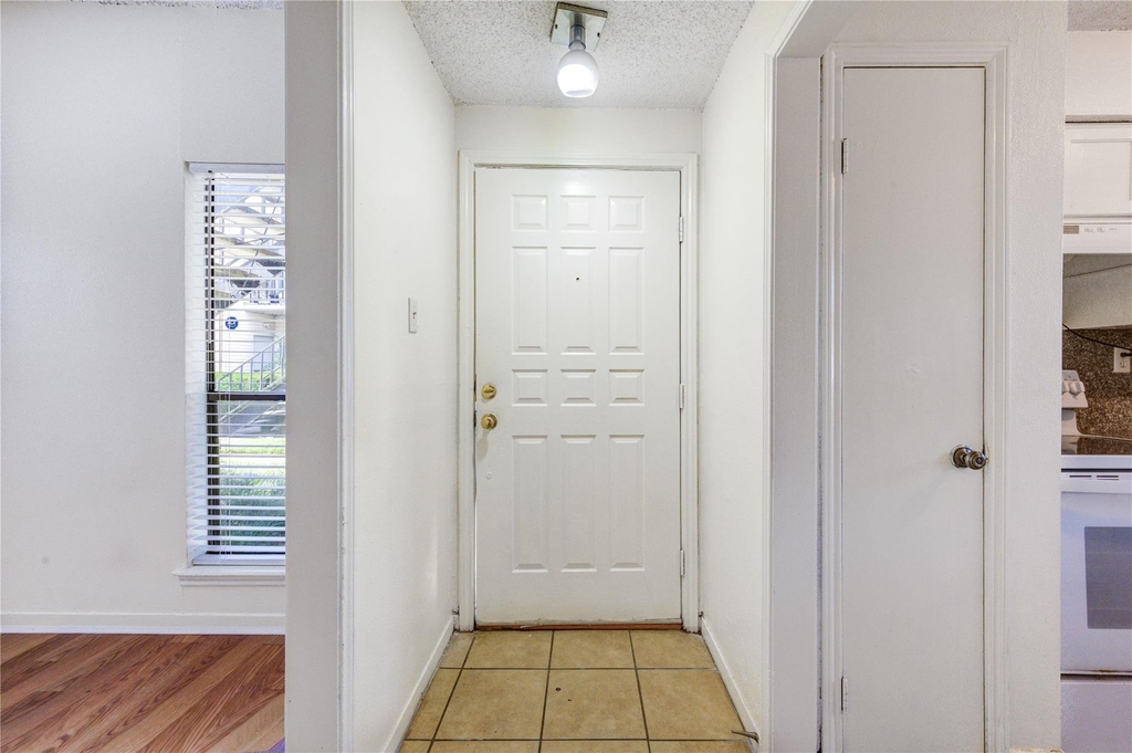 3741 Thistlemont Drive - Photo 2