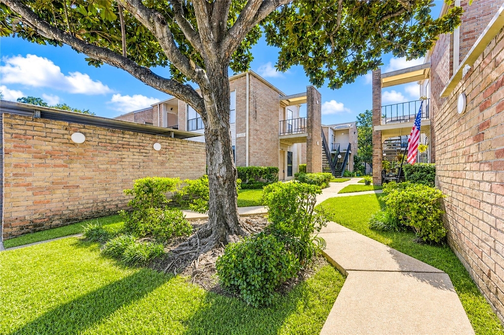 3741 Thistlemont Drive - Photo 20