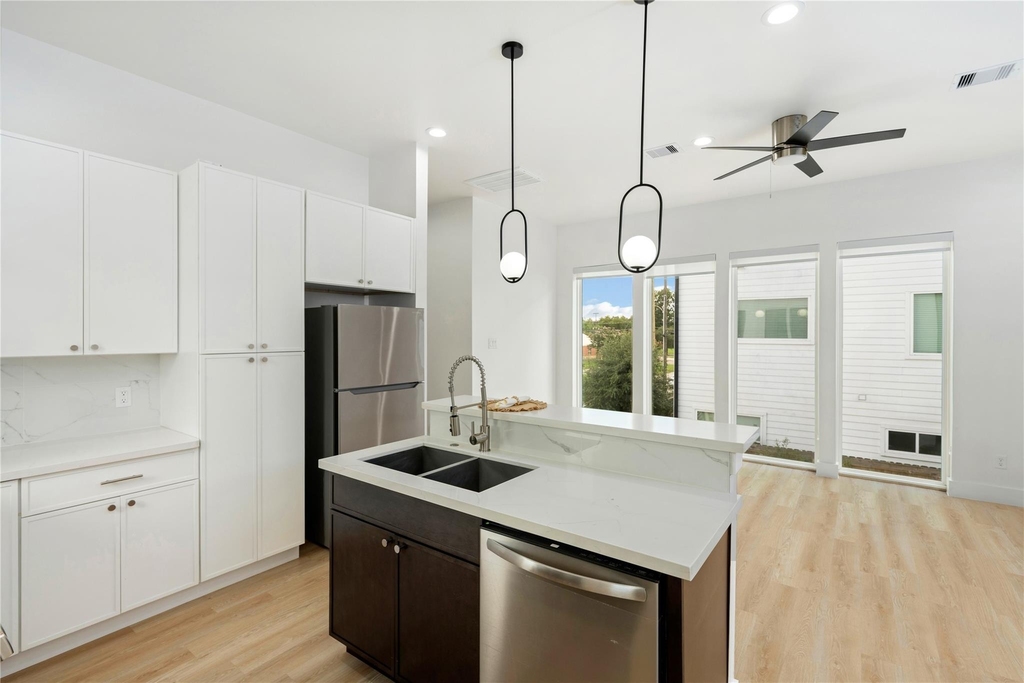 3012 Delano Street - Photo 5