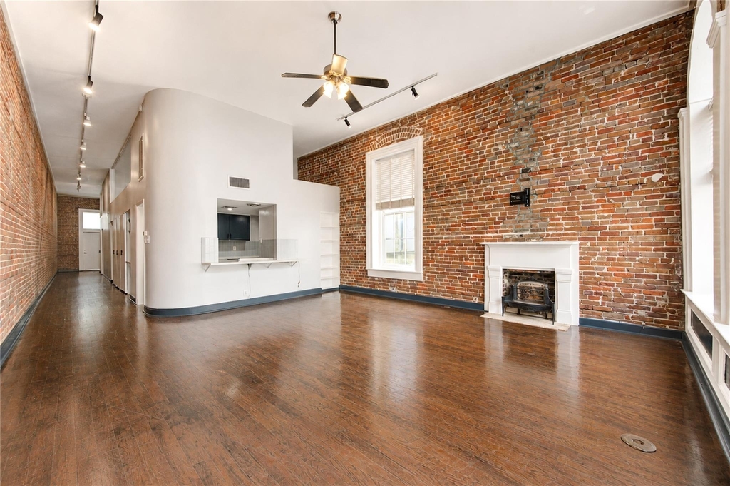 213 Tremont Street - Photo 3