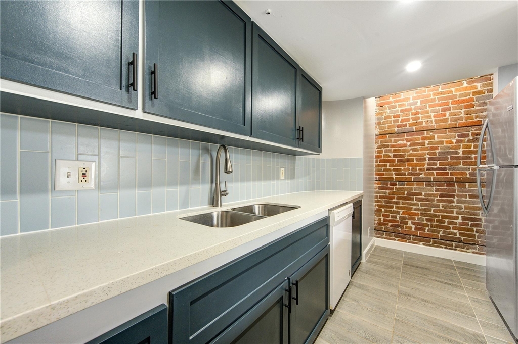 213 Tremont Street - Photo 7