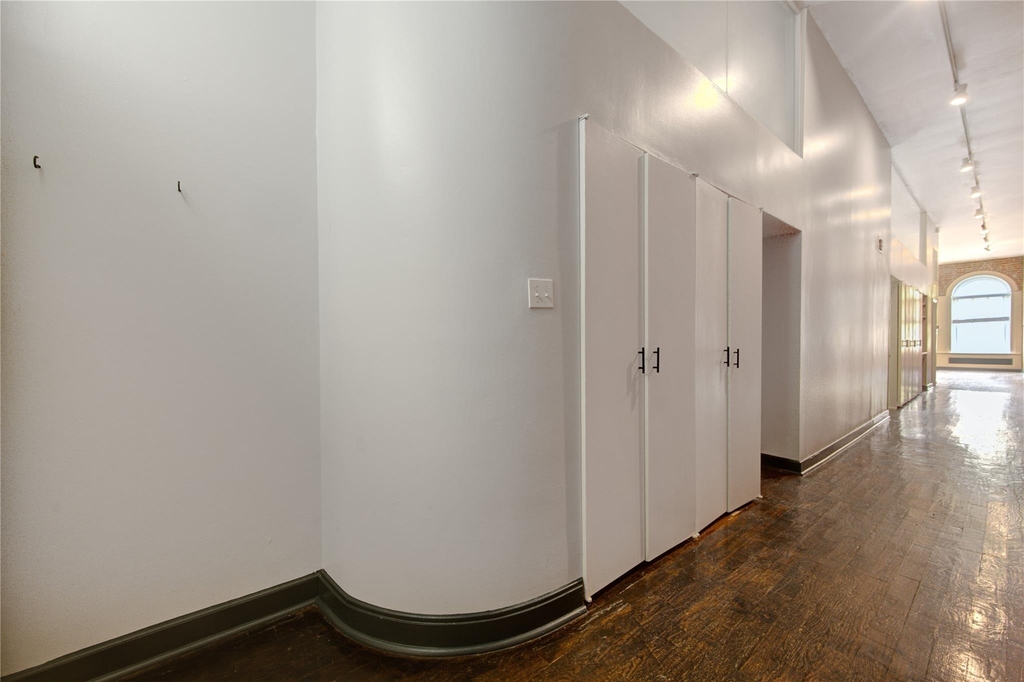 213 Tremont Street - Photo 10