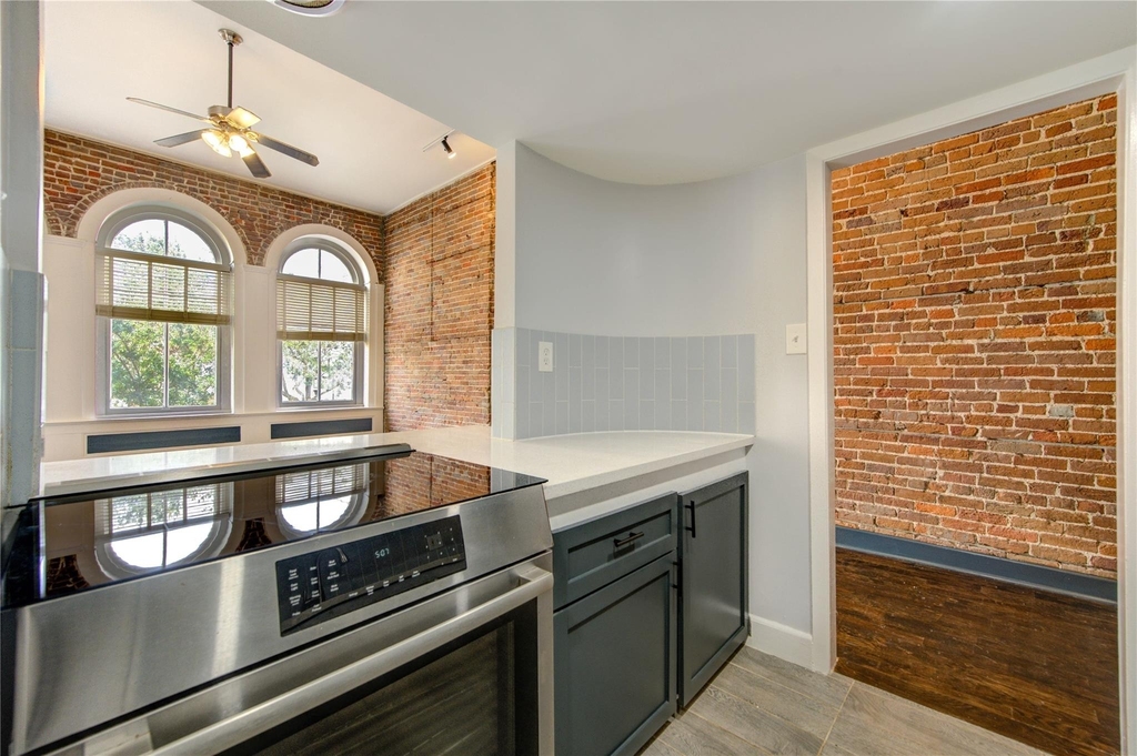 213 Tremont Street - Photo 9