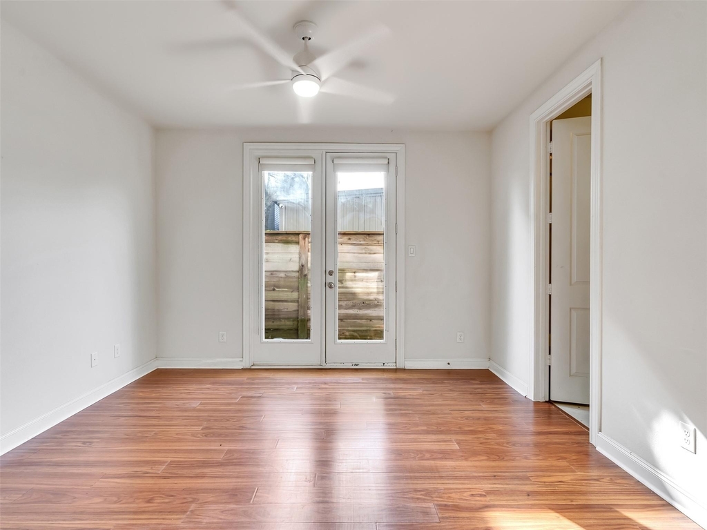 2309 Hadley Street - Photo 2
