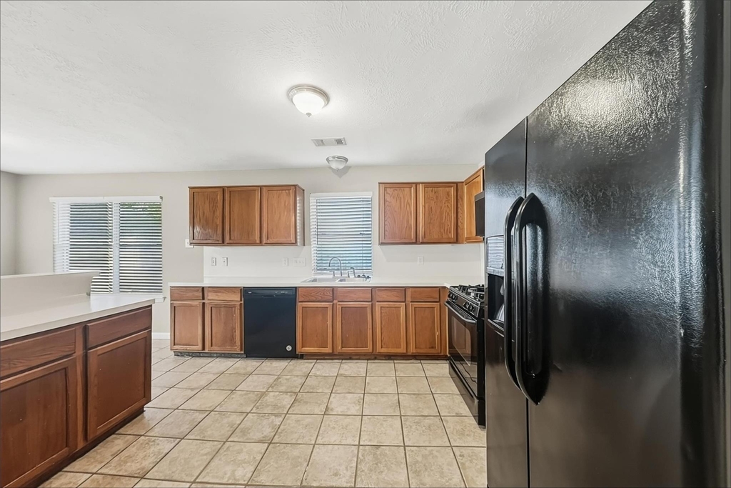 1423 Hunter Green Lane - Photo 2