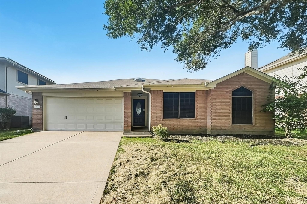 1423 Hunter Green Lane - Photo 0