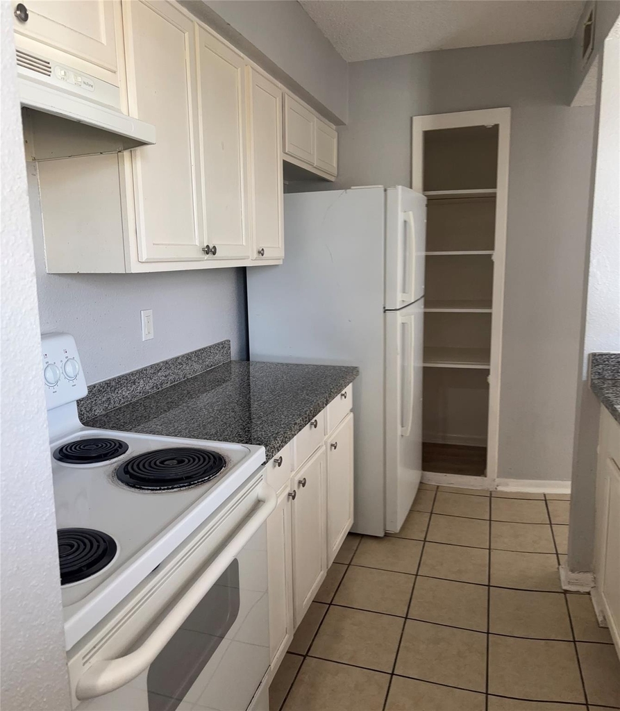 260 El Dorado Boulevard - Photo 8