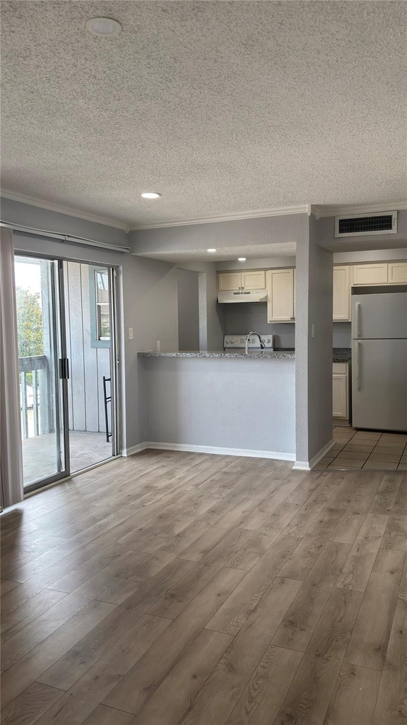 260 El Dorado Boulevard - Photo 5