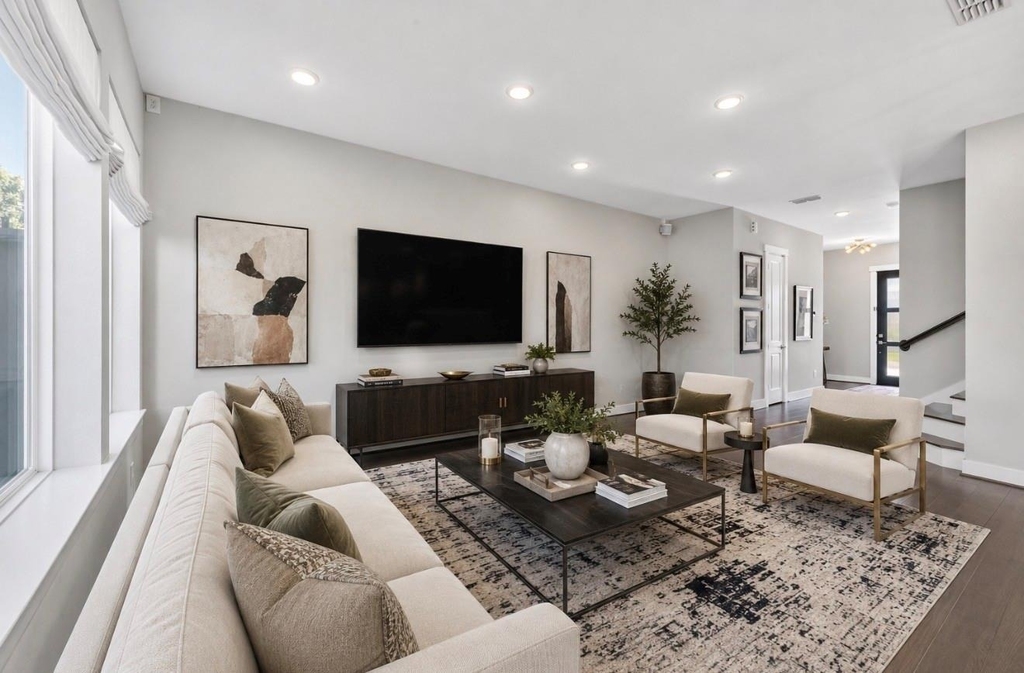 1423 Biondo Way - Photo 4