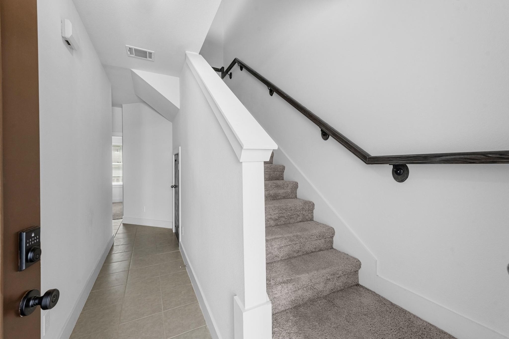 6033 Cypress Street - Photo 2