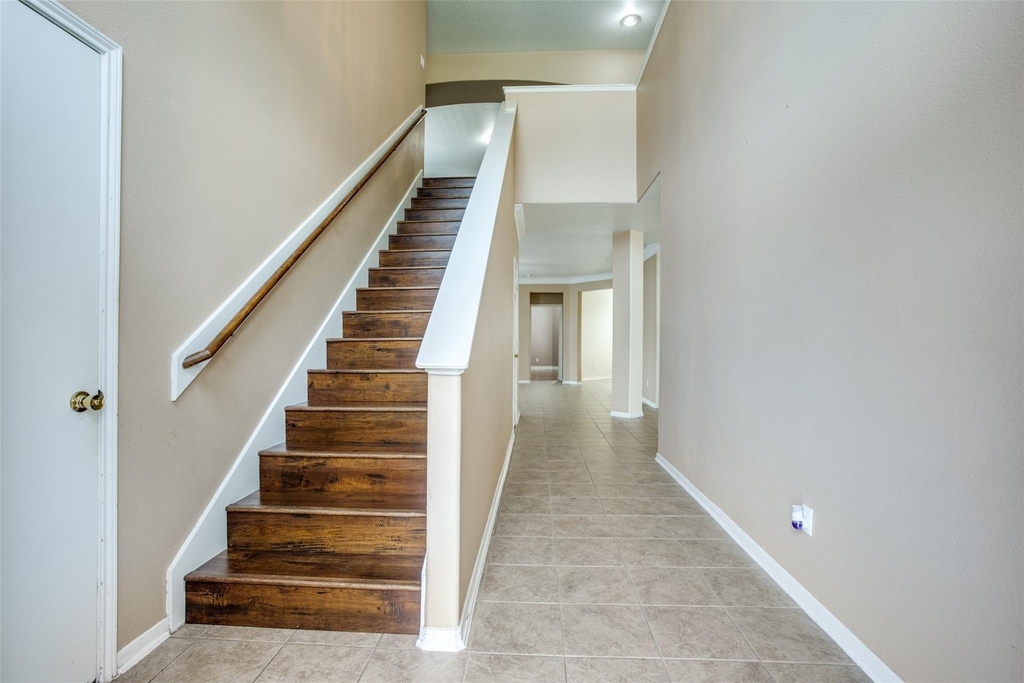 9907 Valance Way - Photo 3