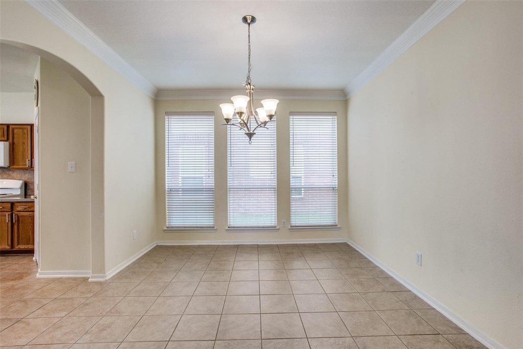 9907 Valance Way - Photo 6