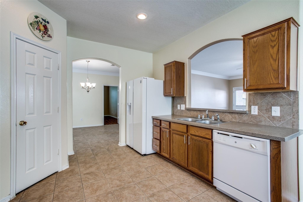9907 Valance Way - Photo 13