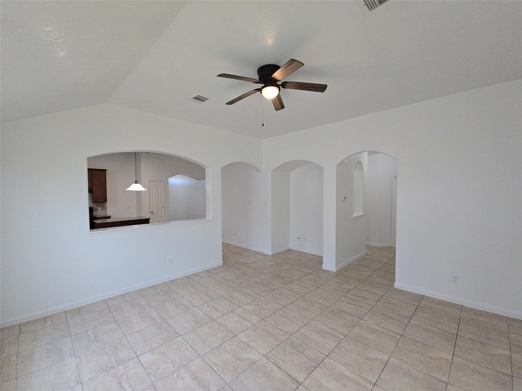 1306 Squire Drive - Photo 2