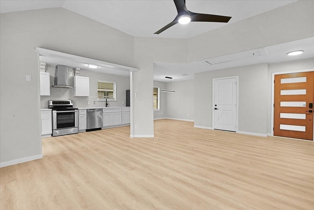 2601 Village Circle Dr Drive - Photo 2