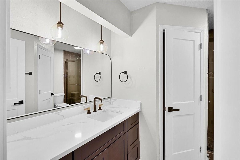 2601 Village Circle Dr Drive - Photo 3