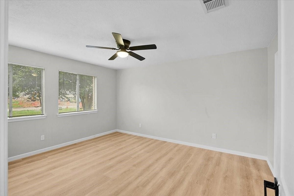 2601 Village Circle Dr Drive - Photo 8
