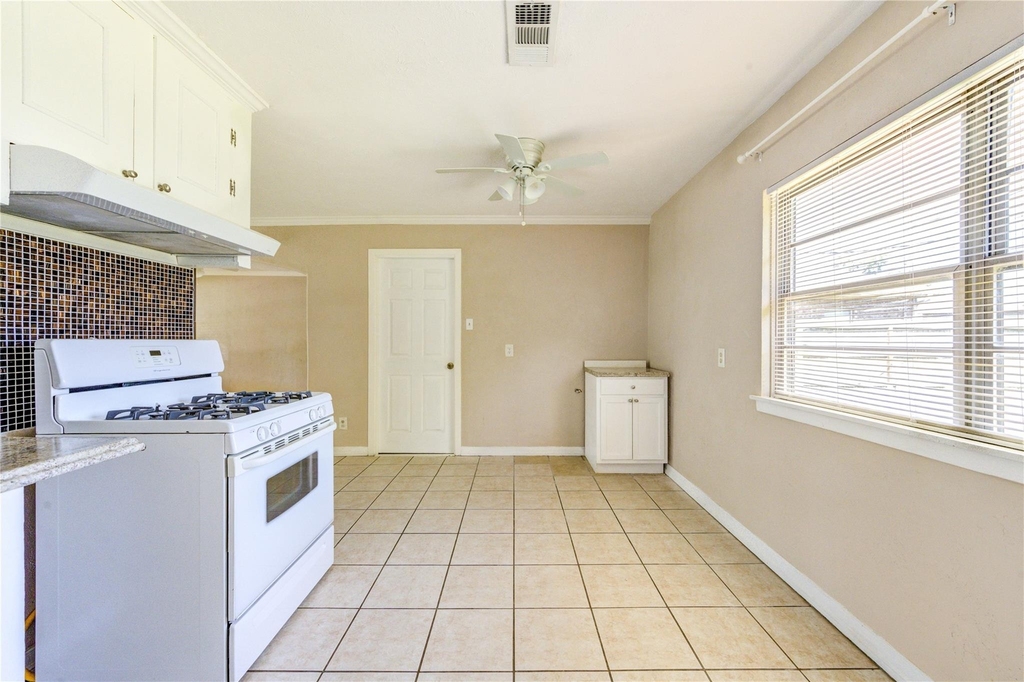 3205 Hays Street - Photo 28