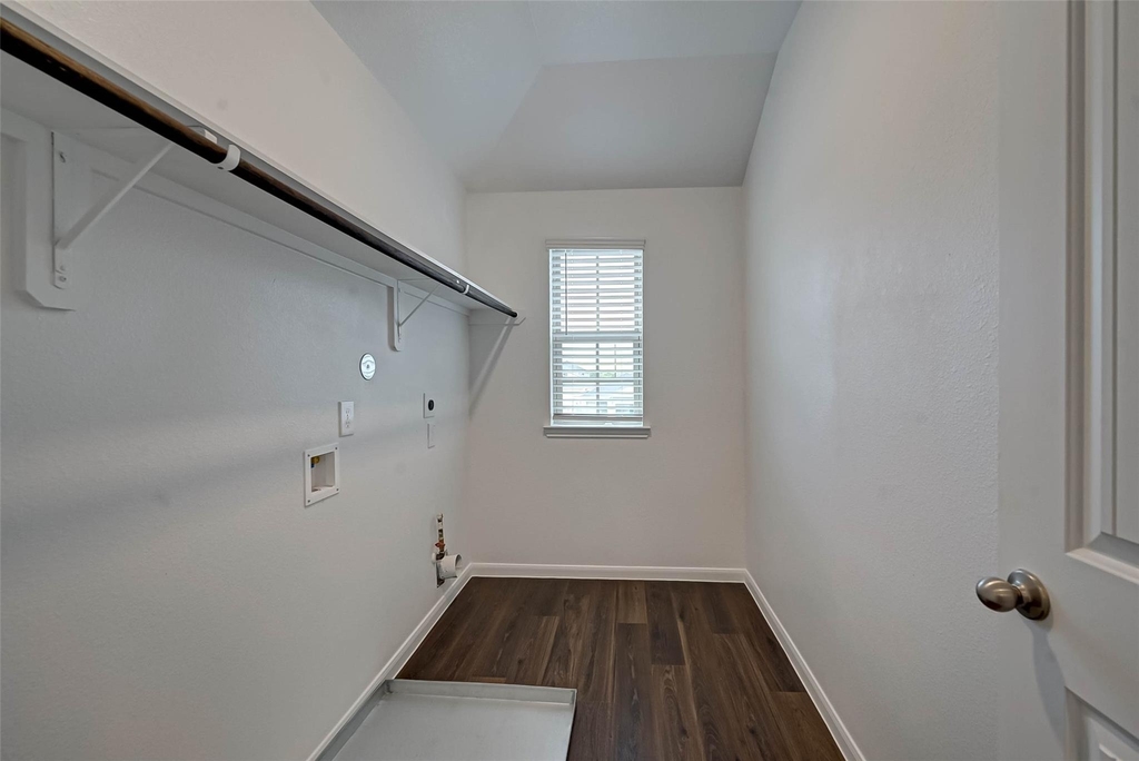 21450 Holly Heights Road - Photo 11