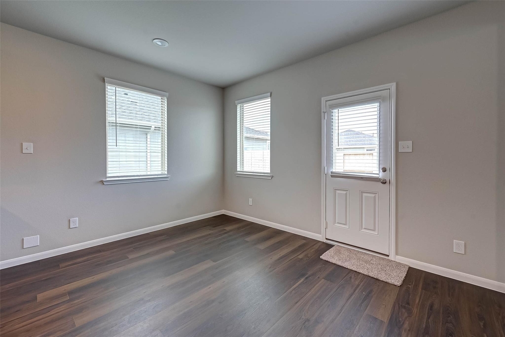 21450 Holly Heights Road - Photo 10