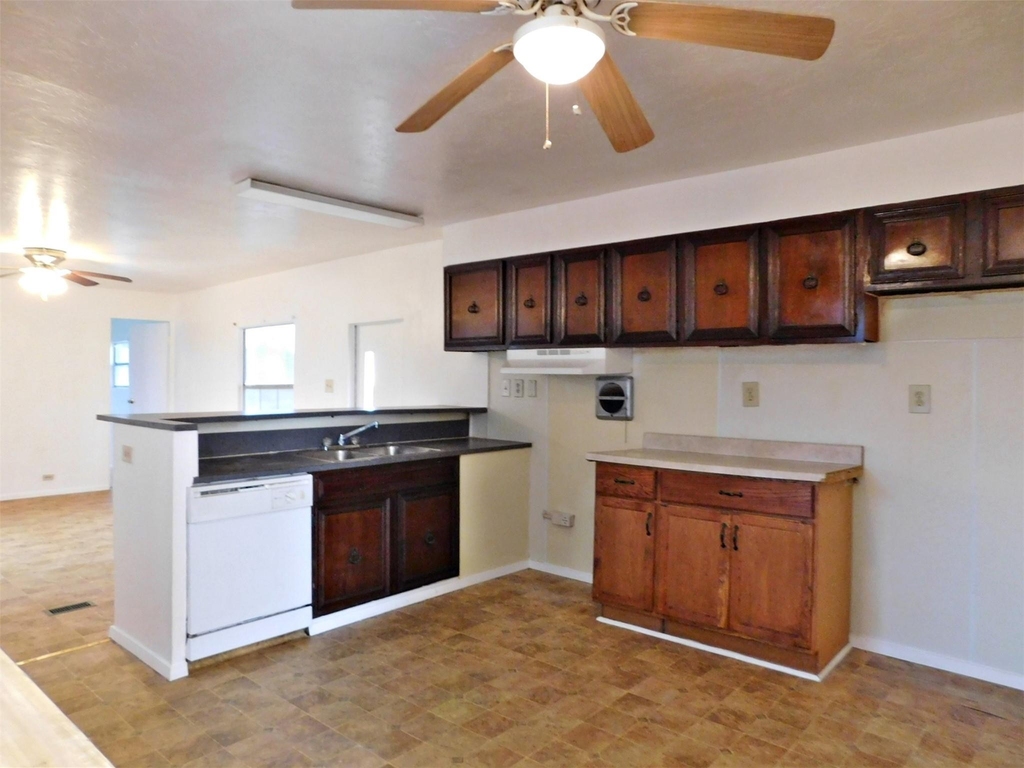 1607 Mallard Lane - Photo 2