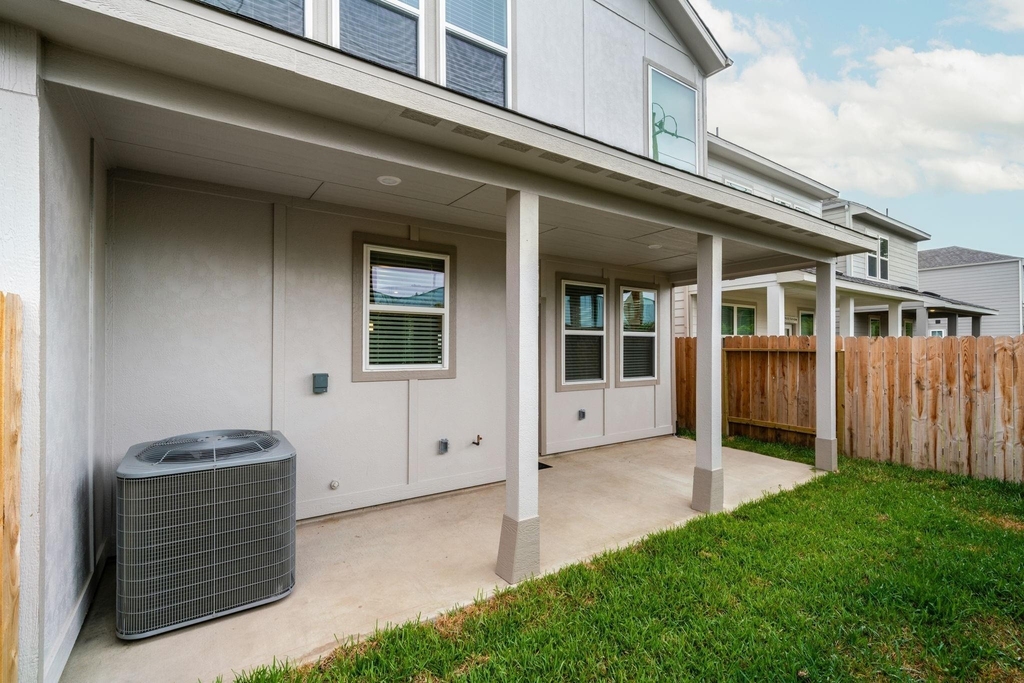 8209 Rising Stream Drive - Photo 36