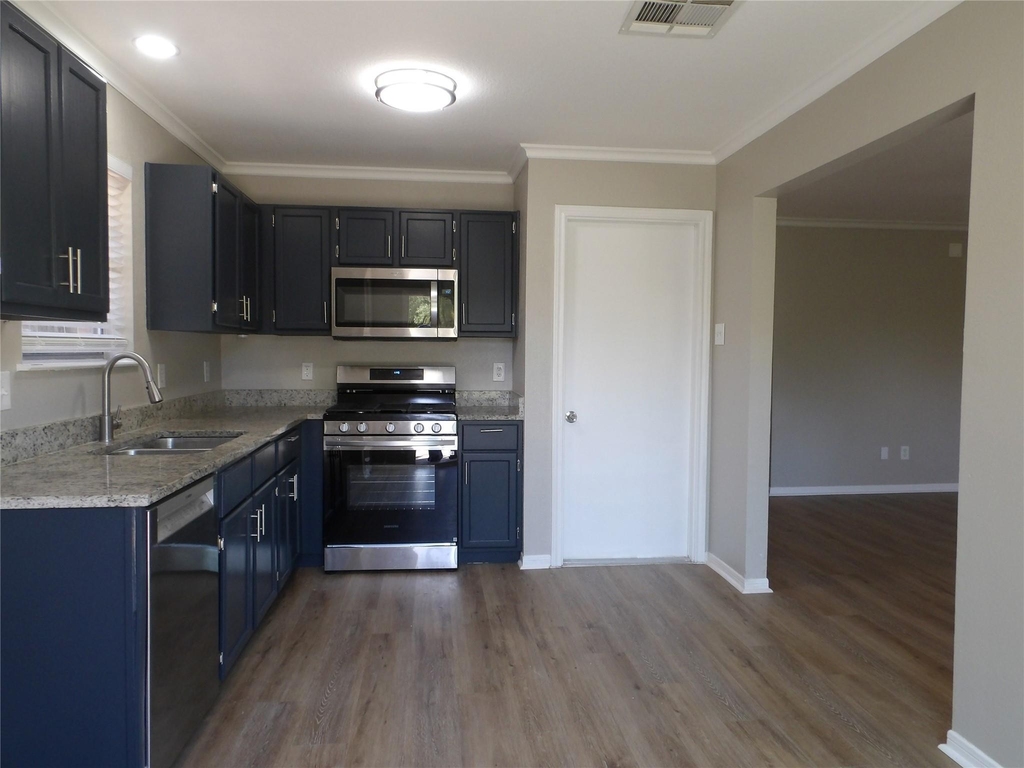 5914 Red River Drive - Photo 4
