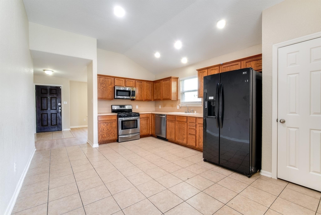 8442 Rollins Bend Lane - Photo 11
