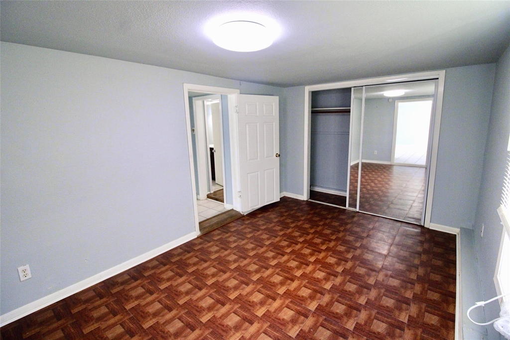 4114 Ave S 1/2 - Photo 1