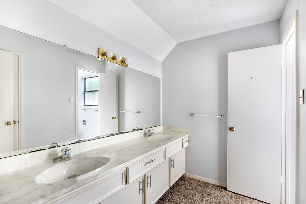 2130 Lake Hills Drive - Photo 28
