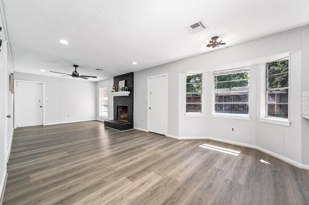 9014 Landwood Drive - Photo 8