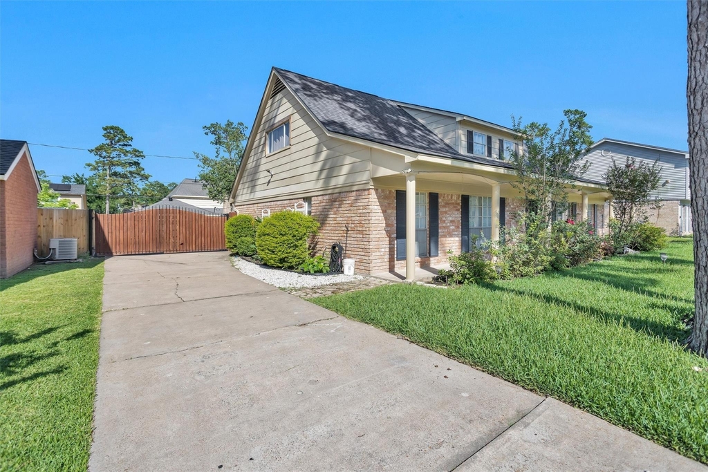 15010 Falling Creek Drive - Photo 3