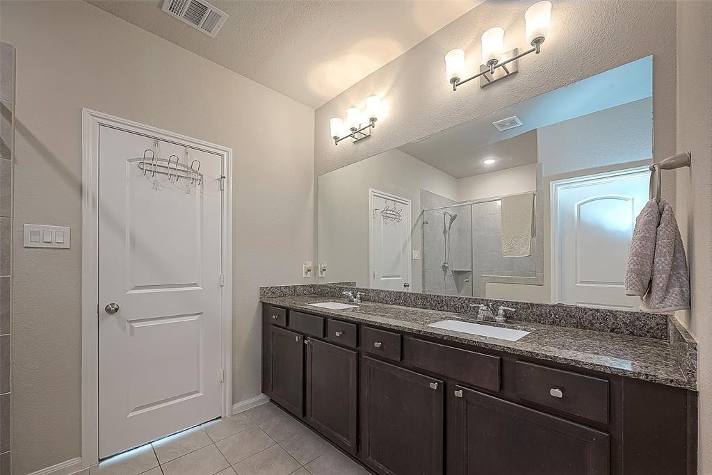 21029 Crinet Sq St - Photo 36
