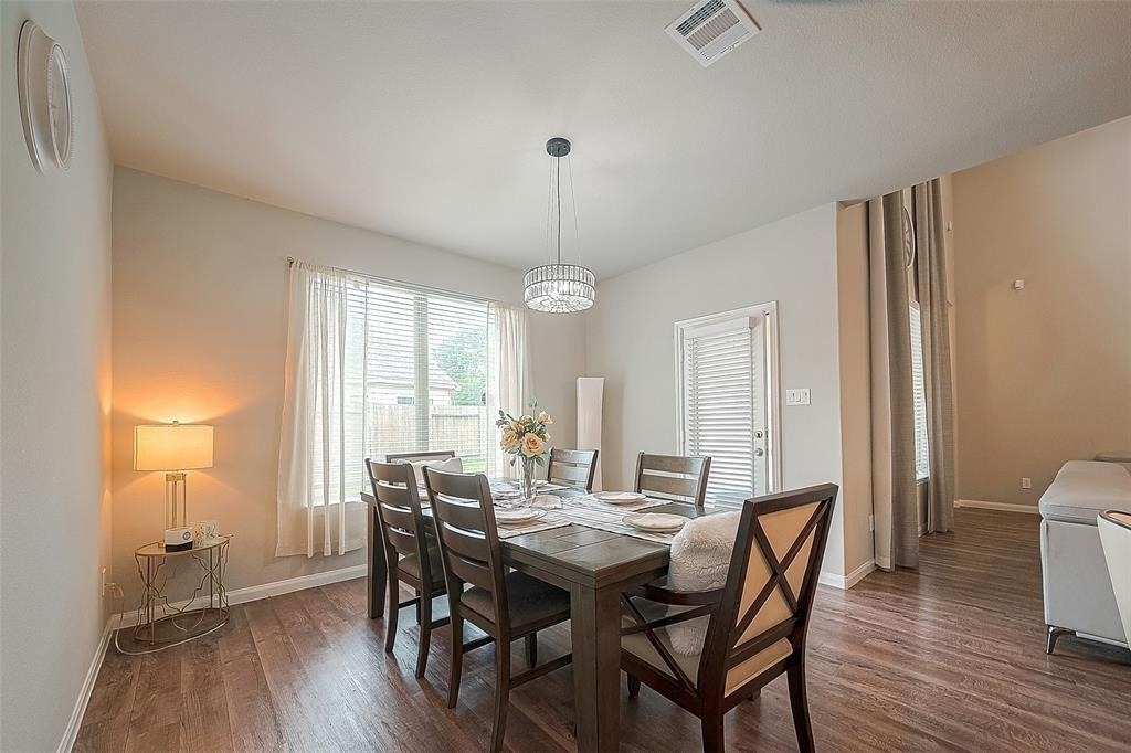 21029 Crinet Sq St - Photo 16