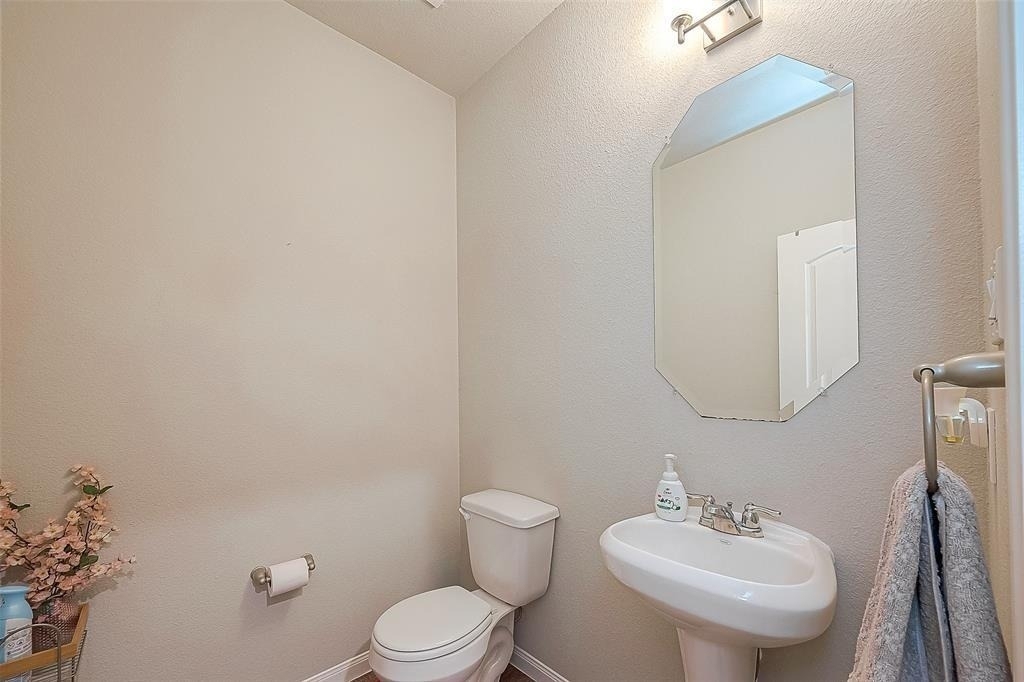 21029 Crinet Sq St - Photo 19