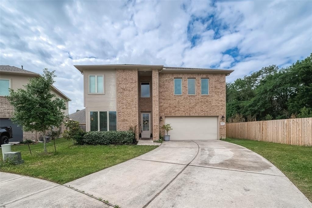 21029 Crinet Sq St - Photo 1