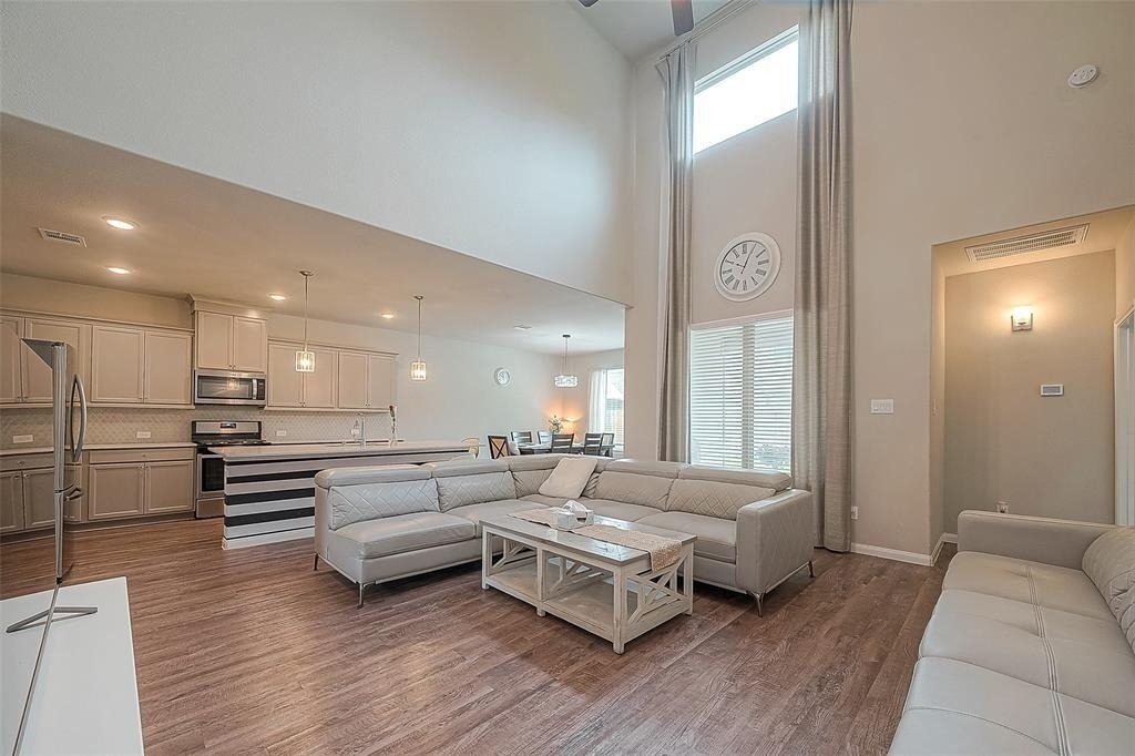 21029 Crinet Sq St - Photo 7