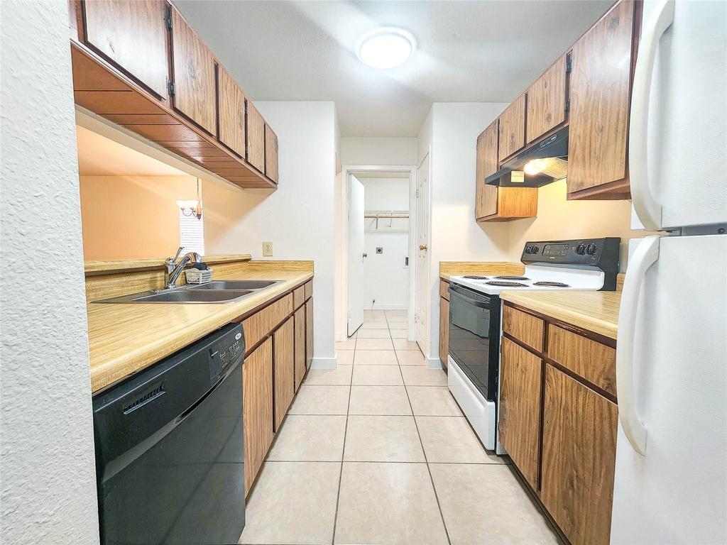 2 Redberry Court - Photo 3