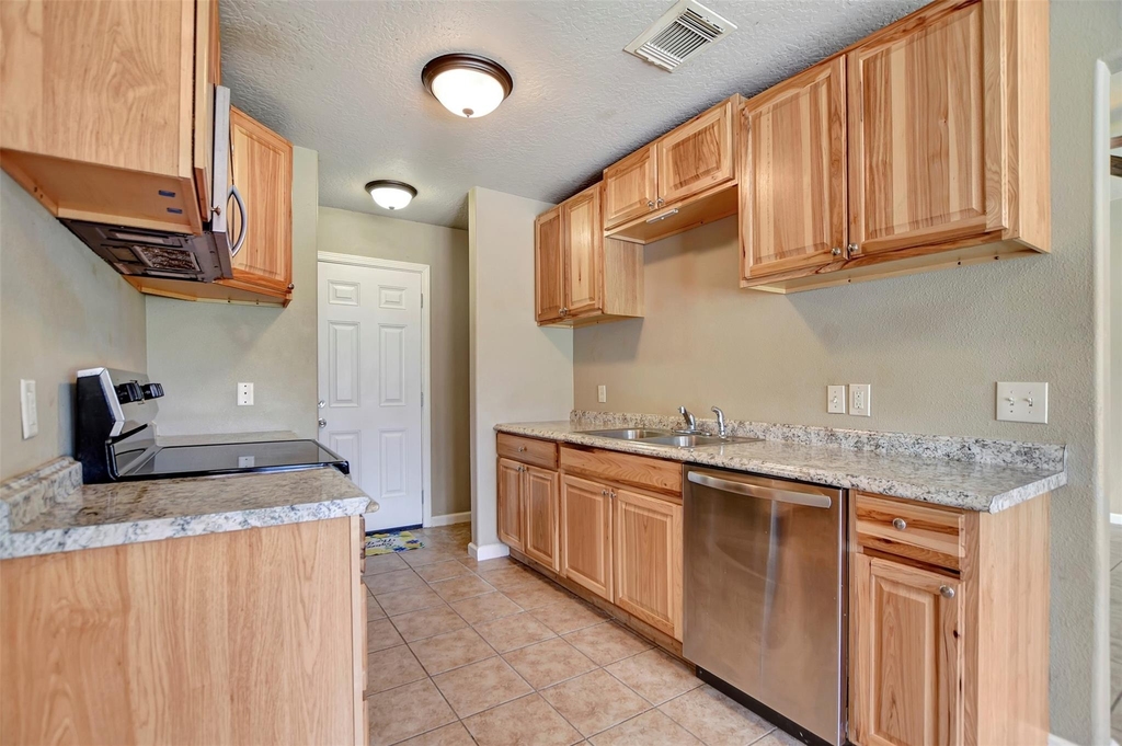10731 Royal Terrell Drive - Photo 12