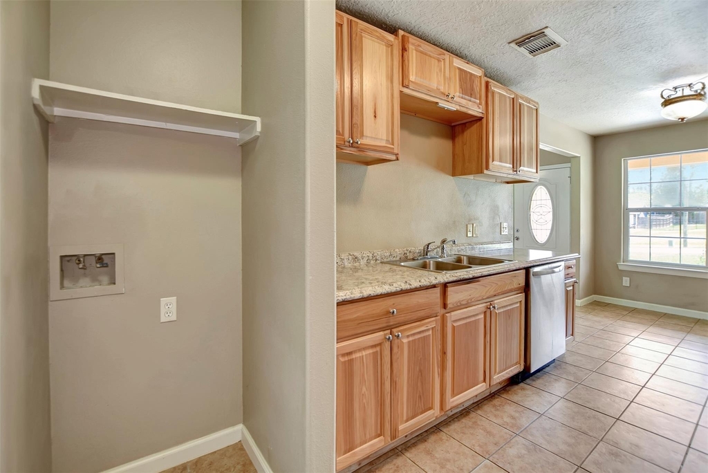 10731 Royal Terrell Drive - Photo 15