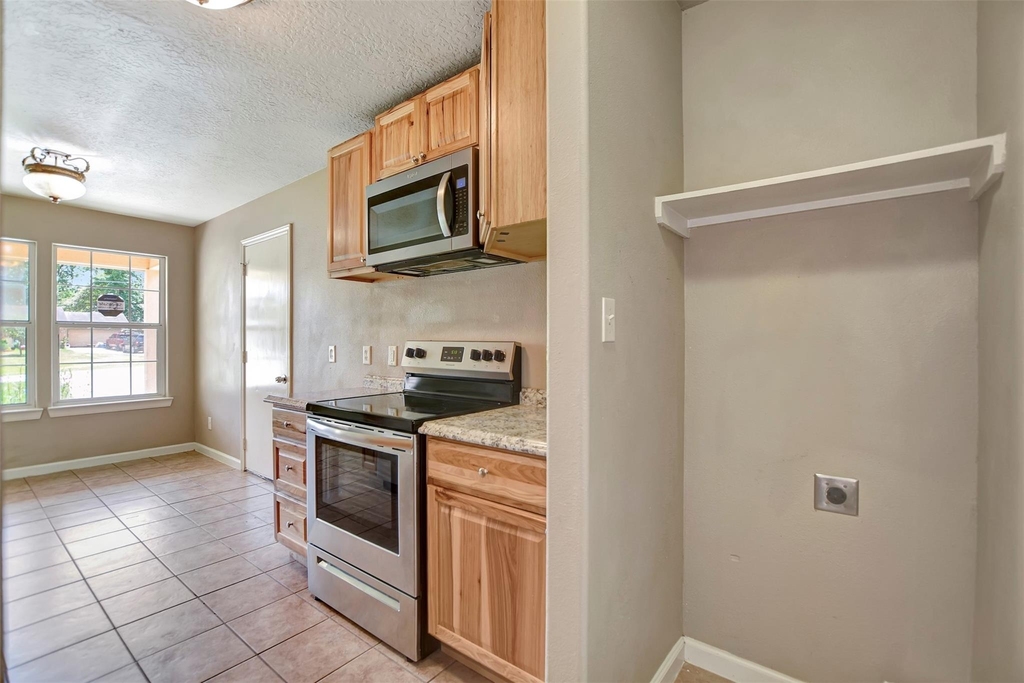 10731 Royal Terrell Drive - Photo 16