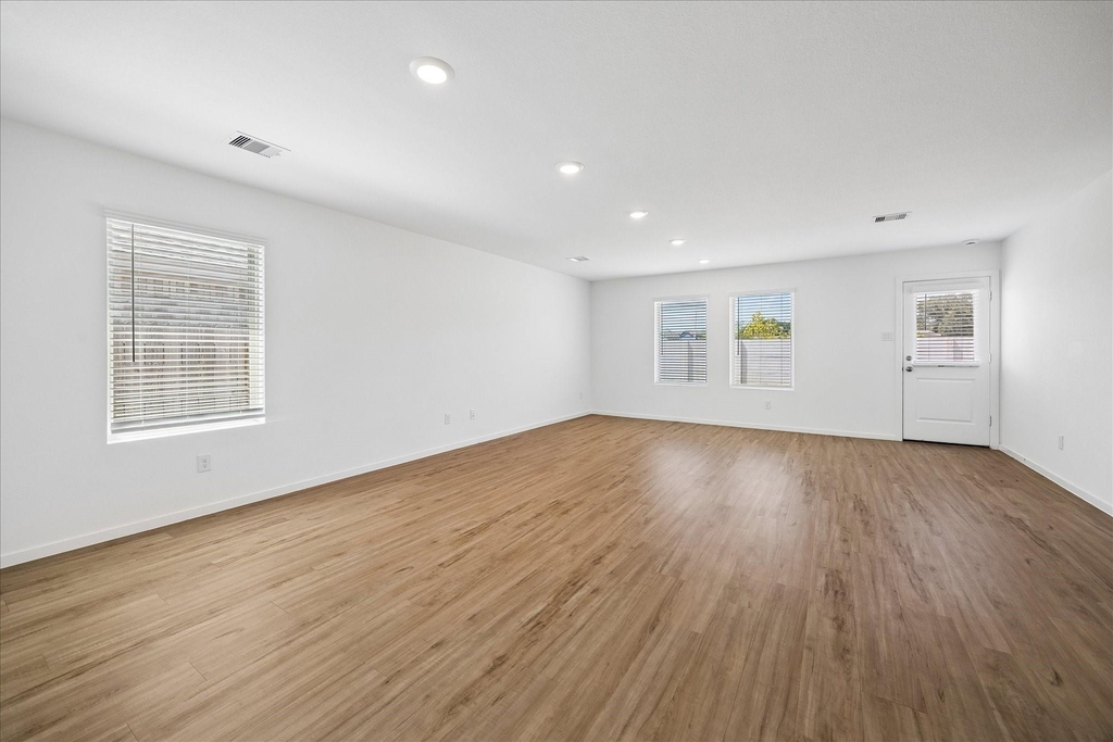21583 Casavatore Dr - Photo 4