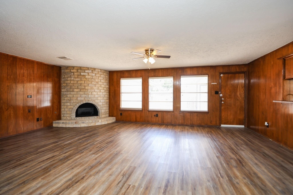 815 Park Meadow Drive - Photo 5
