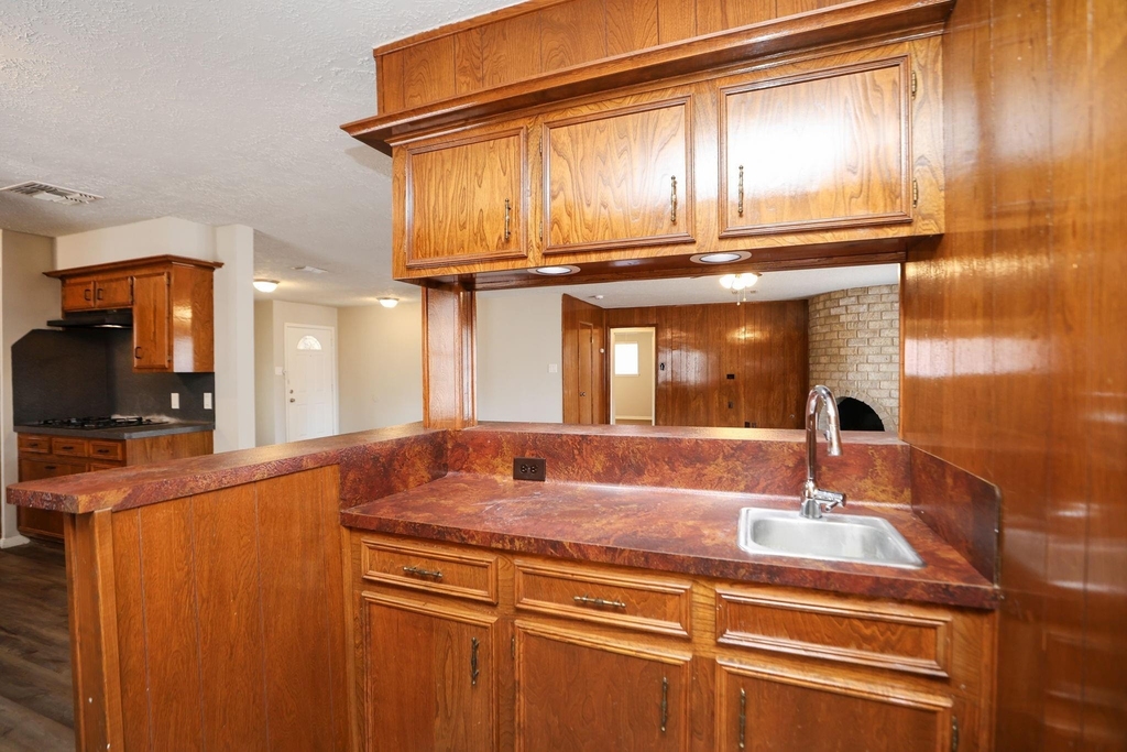 815 Park Meadow Drive - Photo 15