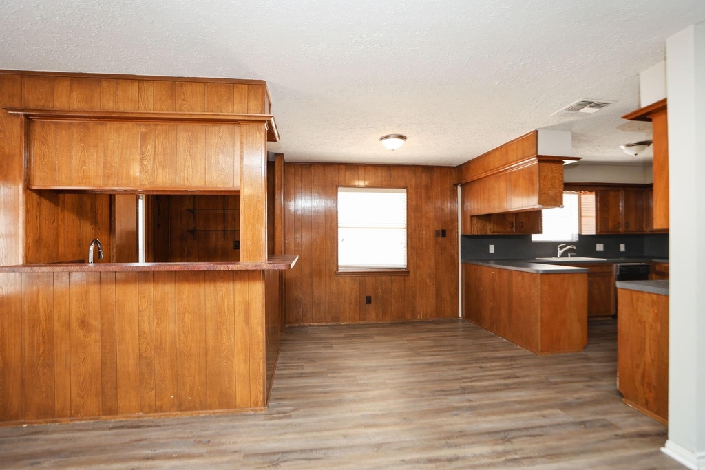 815 Park Meadow Drive - Photo 8