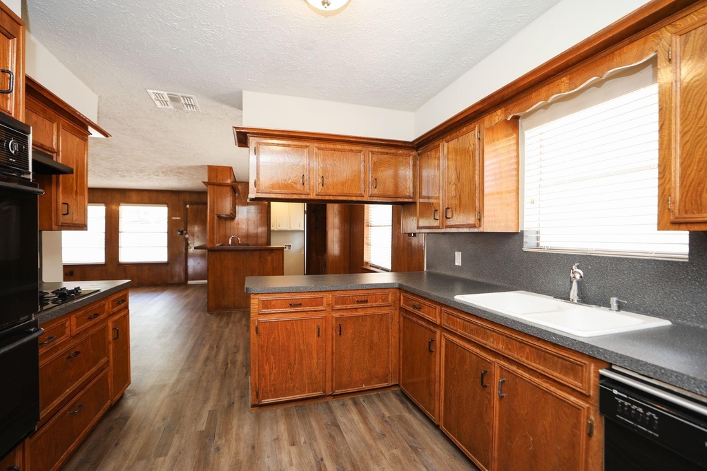 815 Park Meadow Drive - Photo 11
