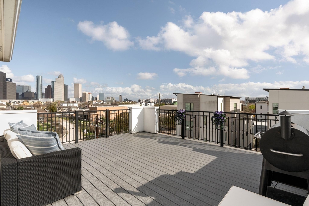 306 W Saulnier Street - Photo 41