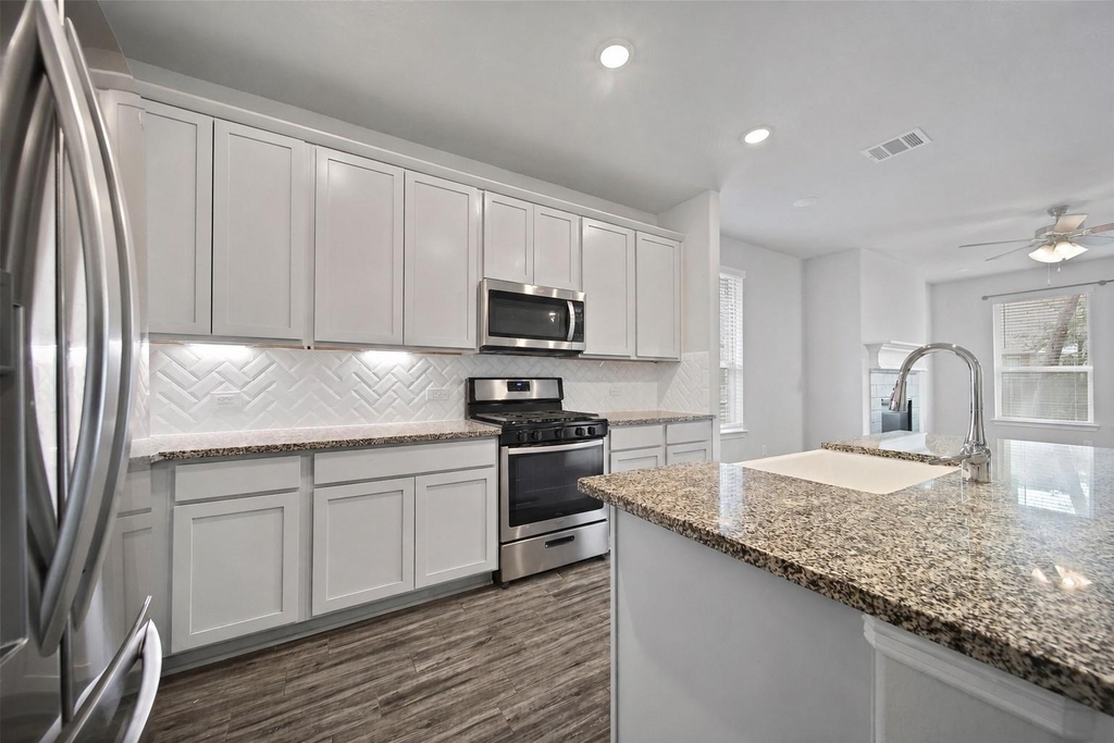 331 Silver Carp Trail - Photo 7