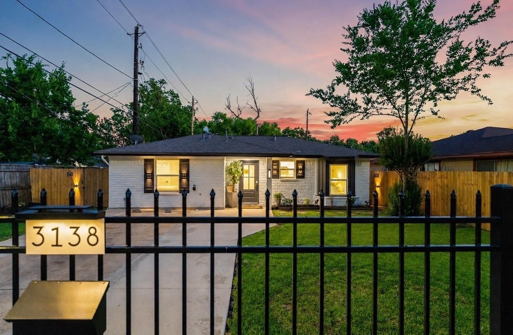 3138 Sunbeam Street - Photo 1